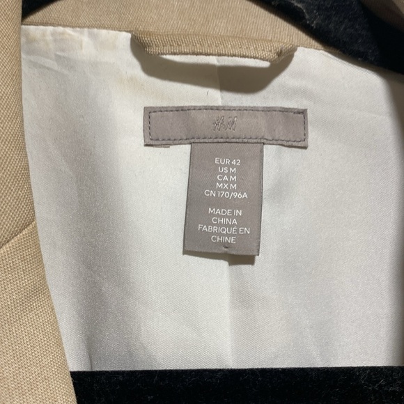 Beige H&M blazer - Picture 3 of 3